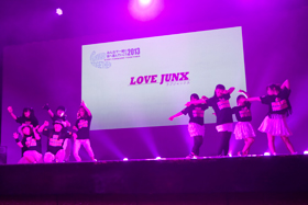 「LOVE JUNX」のダンスパフォーマンス